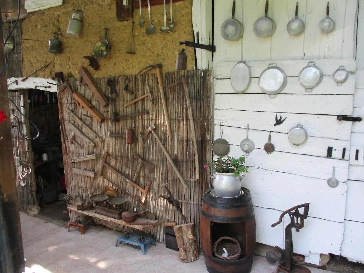 Alain Et Flo Bed & Breakfast Charancieu
