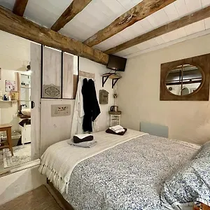  Couette-café La Grange France