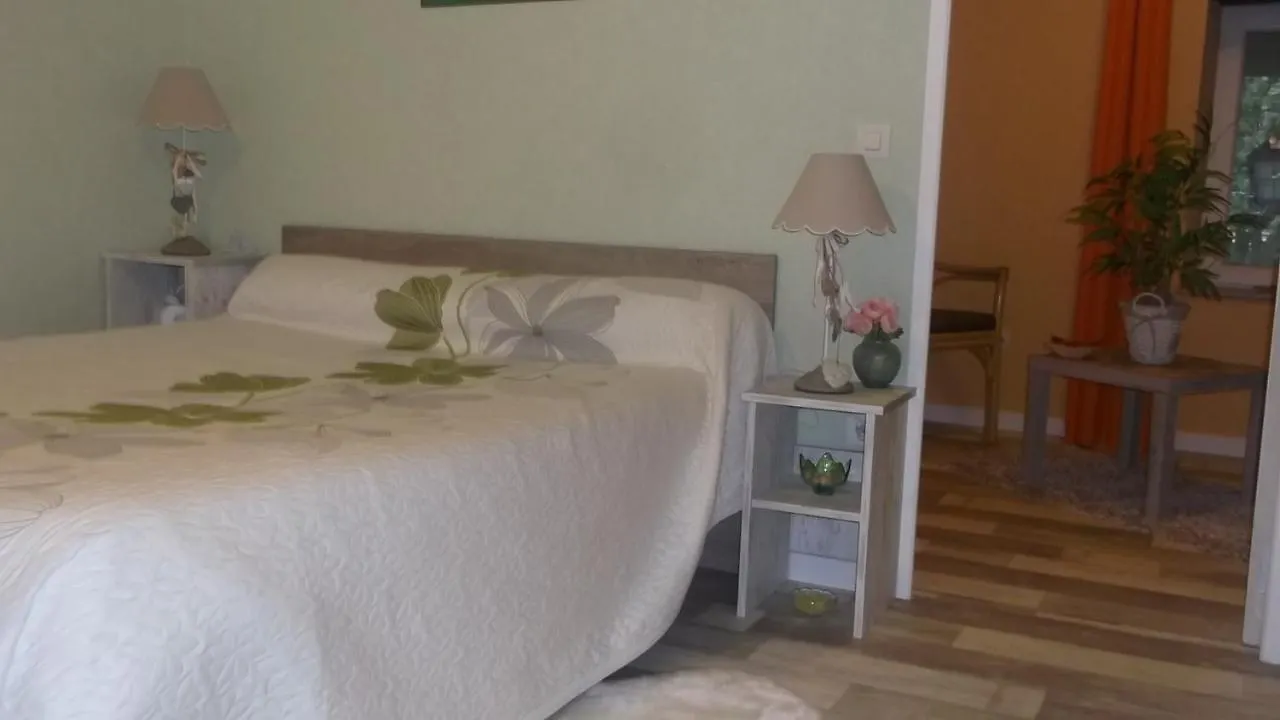 Bed and Breakfast Alain Et Flo Charancieu 0*,  Frankreich