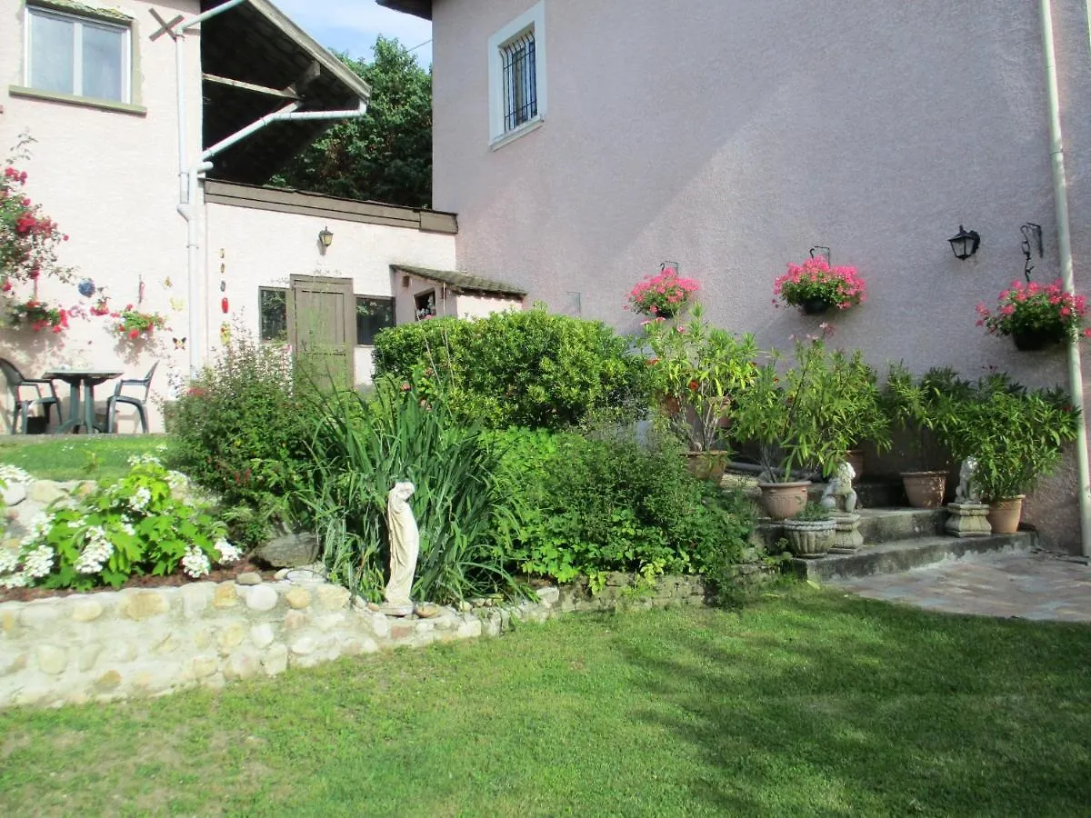 Bed and Breakfast Alain Et Flo Charancieu 0*,  Frankreich
